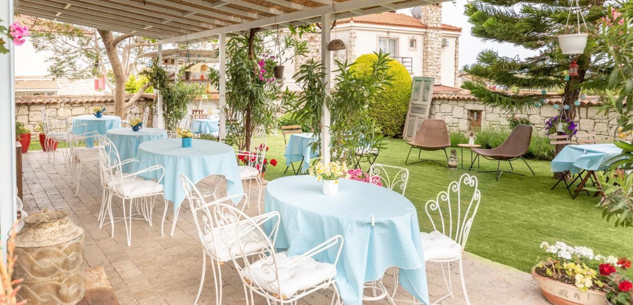 Deniz Kabugu Hotel Алачати Экстерьер фото
